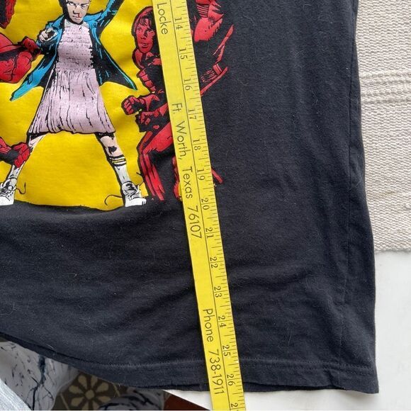 Stranger Things Official Merch Tee Shirt, Large - Picture 5 of 7